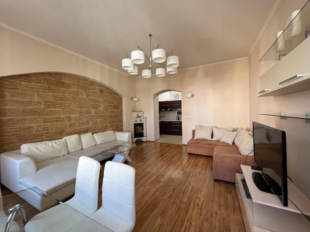 Dr. Becher Lux 60 M2 Apartment